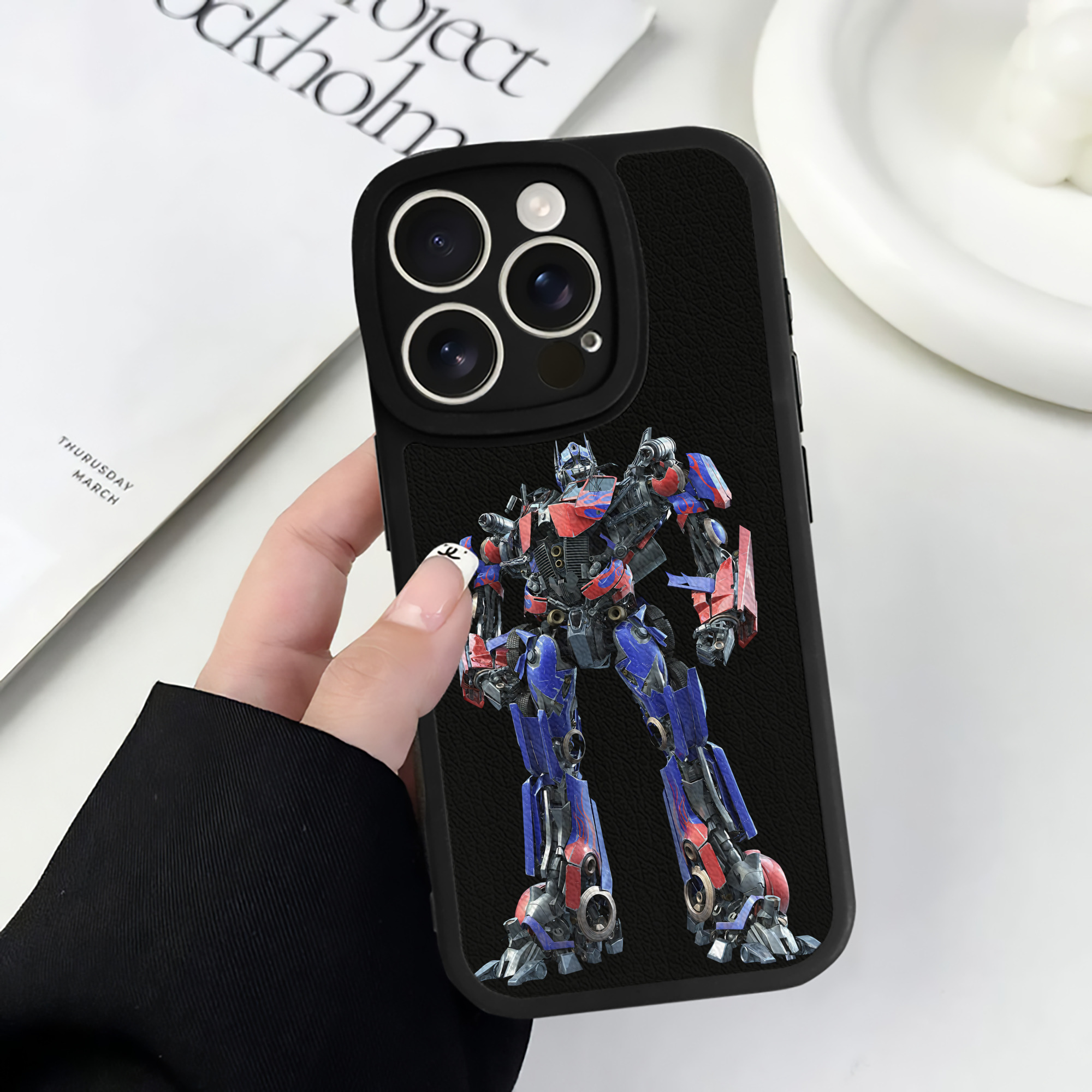 （画像用） Transformers トランスフォーマー 【iPhone 16シリーズ対応】シリコンスマホケース（レザー調） 材質：シリコン